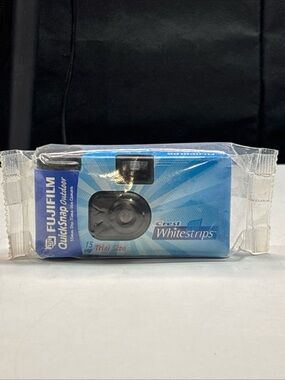 Vintage Fujifilm 2000 QuickSnap Outdoor 35mm One Time Use Camera NEW Sealed